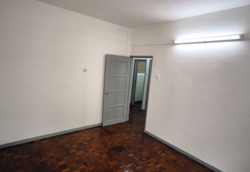 1st Floor Kampung Lapan Flat for Sale Family Store