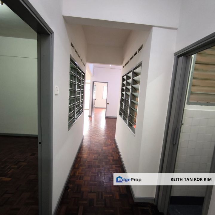 1st Floor Kampung Lapan Flat for Sale Family Store, Melaka, Melaka Tengah