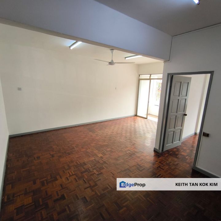 1st Floor Kampung Lapan Flat for Sale Family Store, Melaka, Melaka Tengah