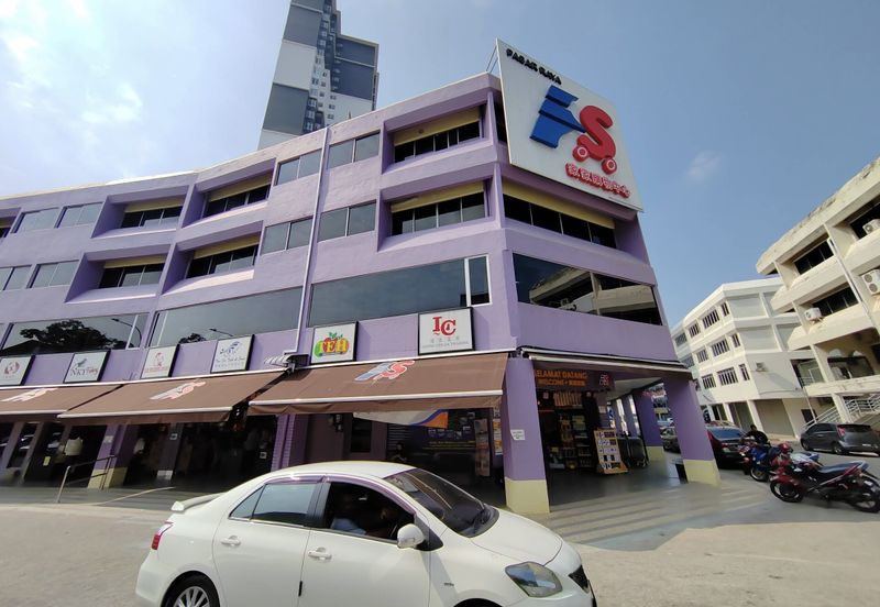 1st Floor Kampung Lapan Flat for Sale Family Store