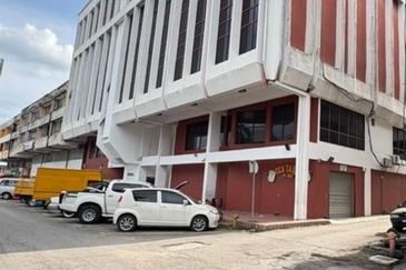 Cheras Shoplot  For Sale/ For Rent Building 