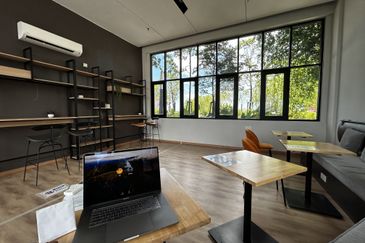 Amber Residence @ twentyfive.7