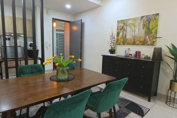 Meridin Bayvue Apartment