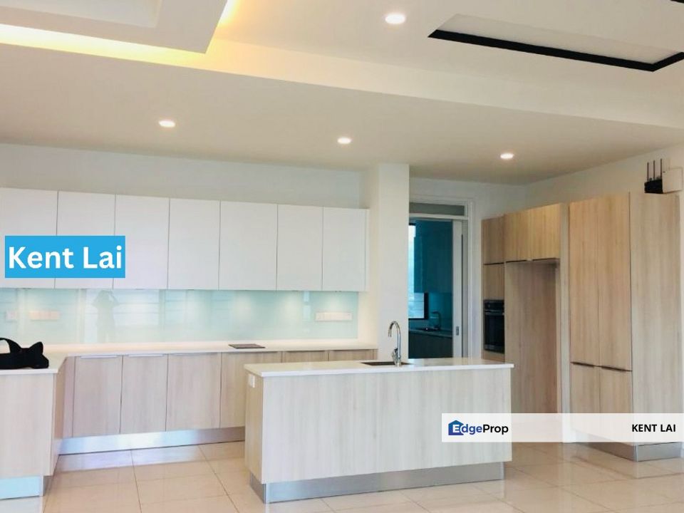 The Light Collection 3, Gelugor. Direct Seaview. Spacious layout., Penang, Gelugor