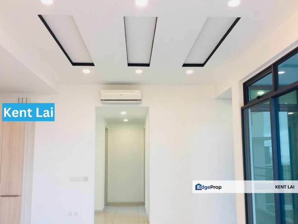 The Light Collection 3, Gelugor. Direct Seaview. Spacious layout., Penang, Gelugor