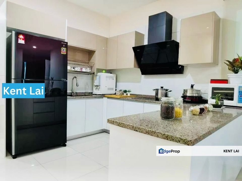 The Clovers @ Sungai Ara. Spacious unit with Private lift. Move-in ready, Penang, Bayan Lepas