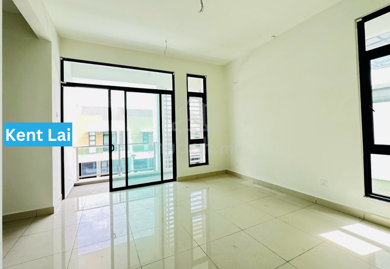 Stramax Residences @ Desaria