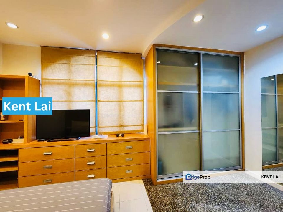 3-storey Link House.Fully furnish. Krystal Court,Sungai Nibong., Penang, Sungai Nibong