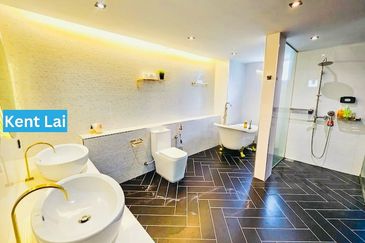 2-storey Semi-D. Big size & beautifully furnish. Casa Idaman@ Ayer Itam.