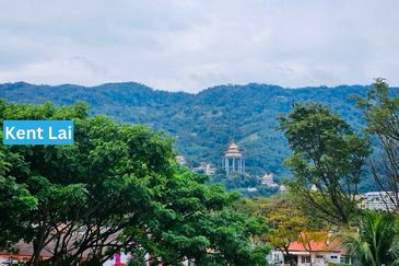 2-storey Semi-D. Big size & beautifully furnish. Casa Idaman@ Ayer Itam.