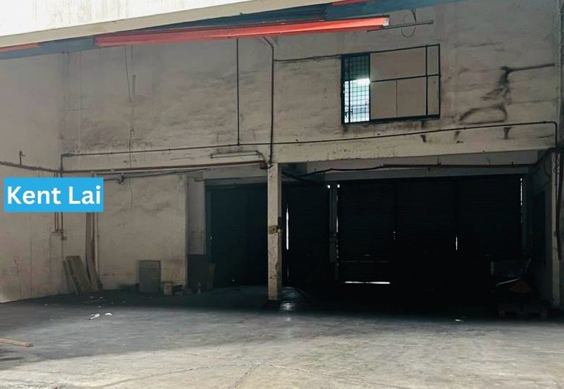 Sungai Lokan @ Butterworth. 2-storey warehouse. Spacious & ready-use.