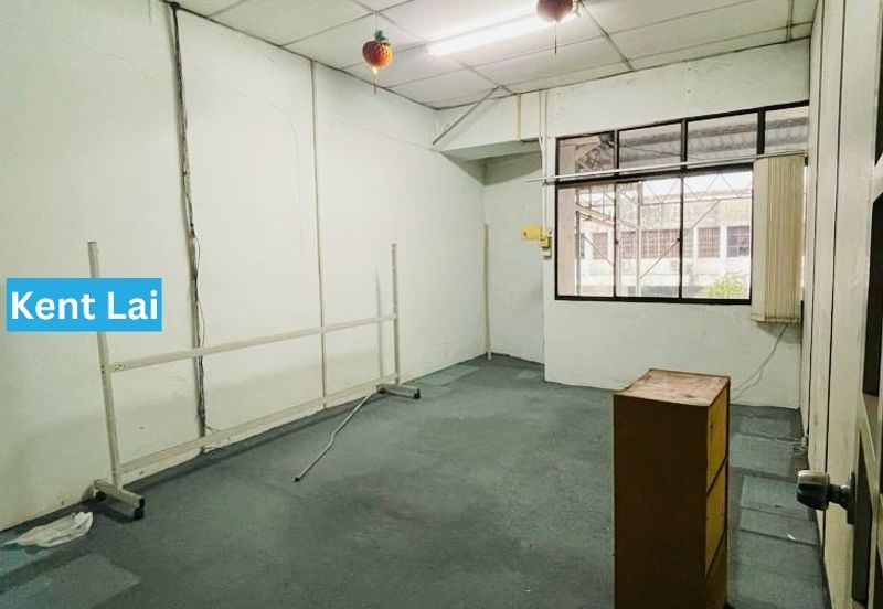 Sungai Lokan @ Butterworth. 2-storey warehouse. Spacious & ready-use.