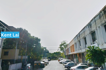 Sungai Lokan @ Butterworth. 2-storey warehouse. Spacious & ready-use.