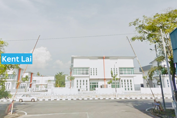 Sungai Lokan @ Butterworth. 2-storey warehouse. Spacious & ready-use.