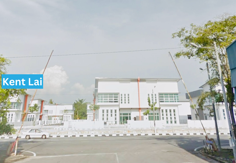 Sungai Lokan @ Butterworth. 2-storey warehouse. Spacious & ready-use.