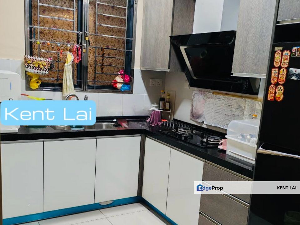 Skyview Residence at Perak Road Fully furnished with 2 carparks for Sale, Penang, Jelutong