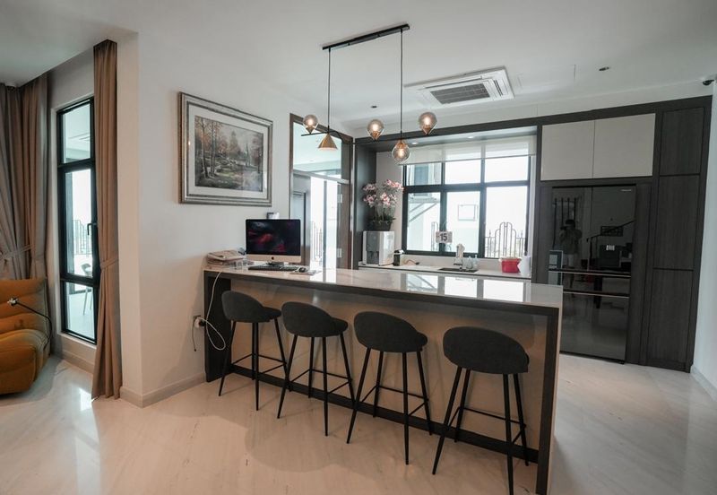 3 Storey Bungalow Batu Maung, Jalan Muzium Perang, Teluk Tempoyak 