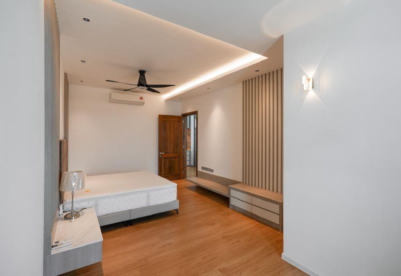 3 Storey Bungalow Batu Maung, Jalan Muzium Perang, Teluk Tempoyak 