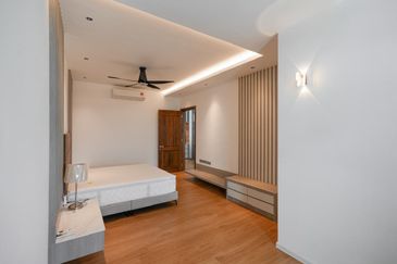 3 Storey Bungalow Batu Maung, Jalan Muzium Perang, Teluk Tempoyak 