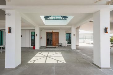 3 Storey Bungalow Batu Maung, Jalan Muzium Perang, Teluk Tempoyak 