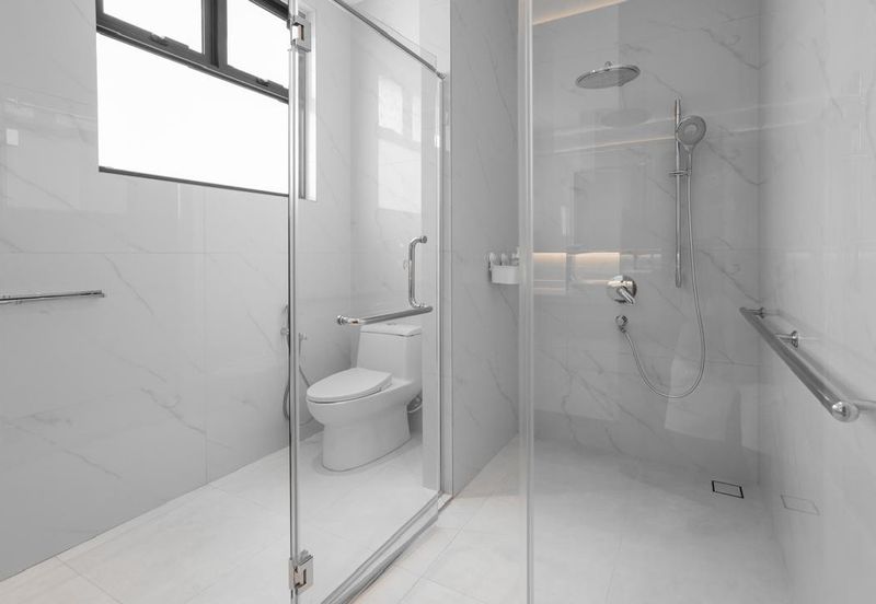 3 Storey Bungalow Batu Maung, Jalan Muzium Perang, Teluk Tempoyak 