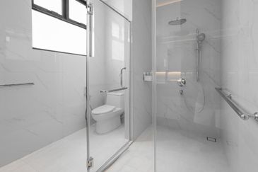 3 Storey Bungalow Batu Maung, Jalan Muzium Perang, Teluk Tempoyak 