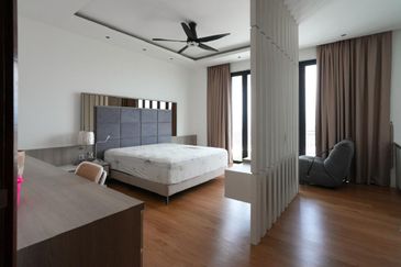 3 Storey Bungalow Batu Maung, Jalan Muzium Perang, Teluk Tempoyak 