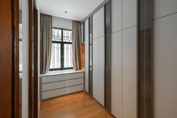 3 Storey Bungalow Batu Maung, Jalan Muzium Perang, Teluk Tempoyak 