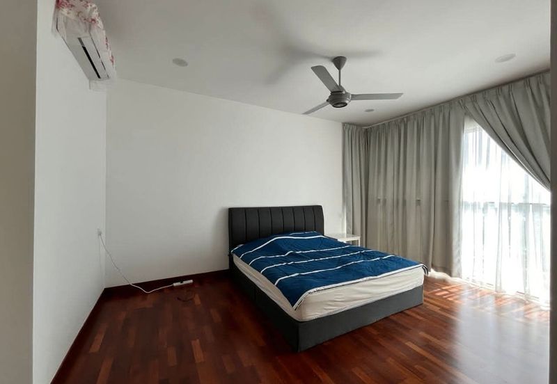 Arasia Perdana (The Clovers)