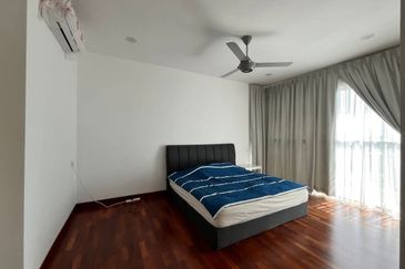 Arasia Perdana (The Clovers)