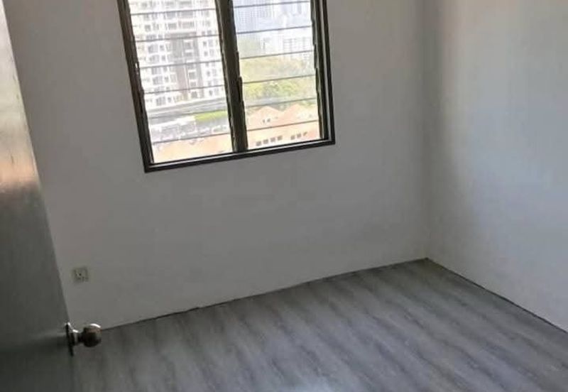 Mercury Apartment Teluk Kumbar 