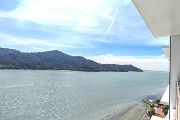 Queens Residences @ Queens Waterfront