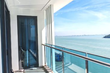 Queens Residences @ Queens Waterfront