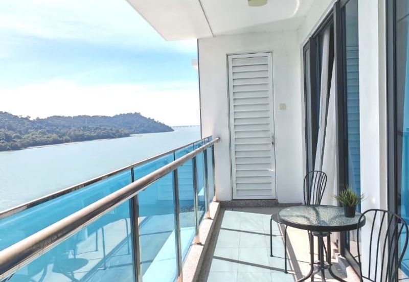 Queens Residences @ Queens Waterfront