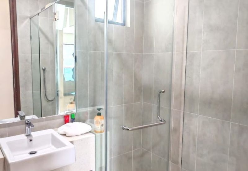 Queens Residences @ Queens Waterfront