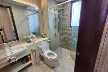 Queens Residences @ Queens Waterfront