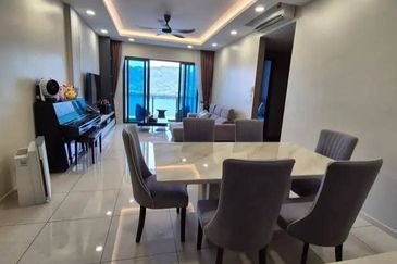 Queens Residences @ Queens Waterfront