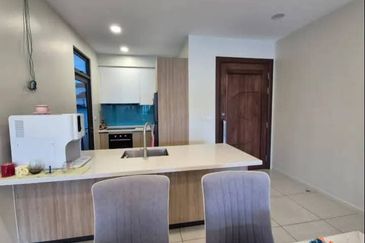 Queens Residences @ Queens Waterfront