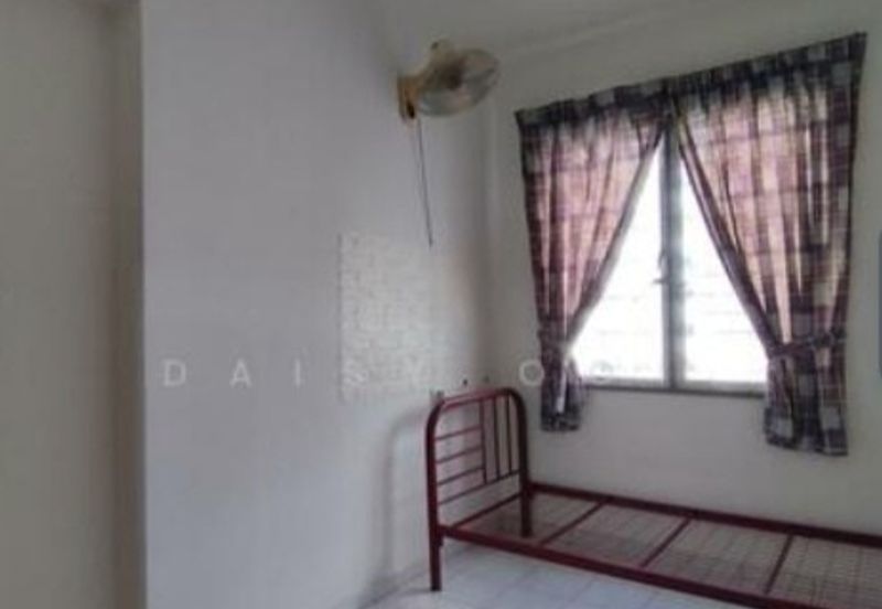 U Garden-fully Renovated-1 car park-Corner Unit- Gelugor 