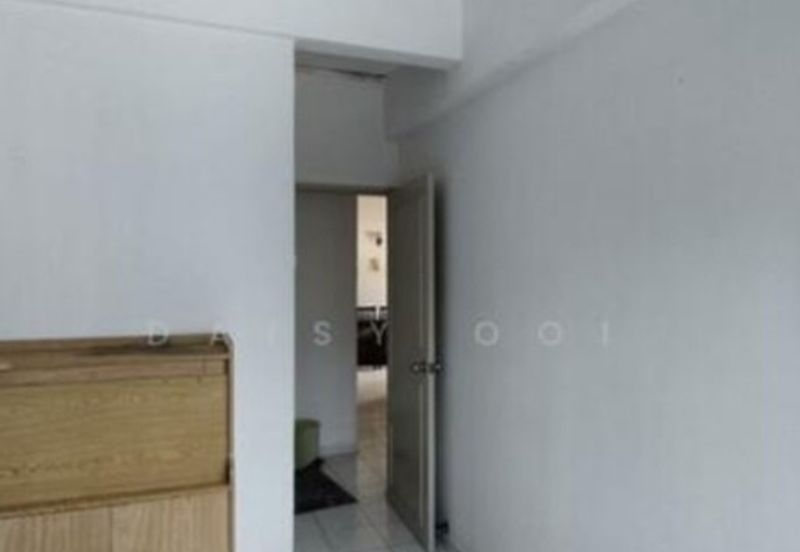 U Garden-fully Renovated-1 car park-Corner Unit- Gelugor 