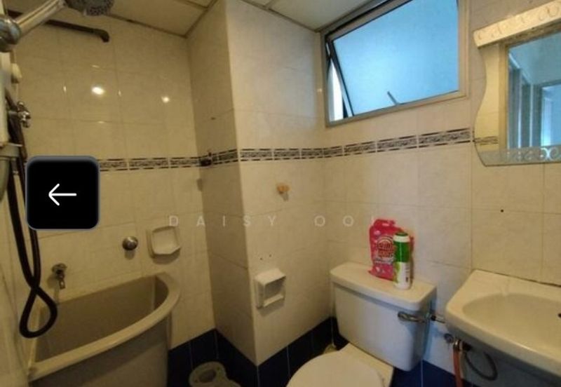 U Garden-fully Renovated-1 car park-Corner Unit- Gelugor 