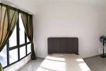 The Promenade Condo-1111sf-Fully Renovated Furnished-3 car park-Bayan Baru 