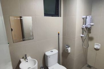 The Promenade Condo-1111sf-Fully Renovated Furnished-3 car park-Bayan Baru 