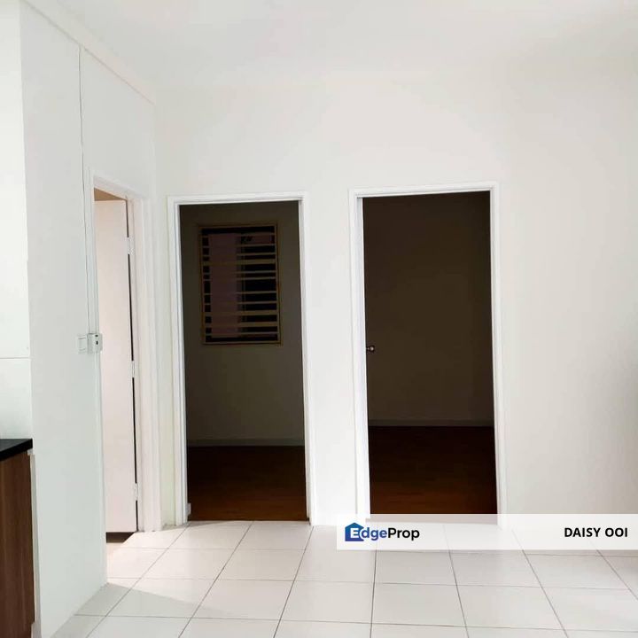 Tri Pinnacle-800sf-Partial Renovate-Semi Furnish-1 car park-Tanjung Tokong , Penang, Tanjung Tokong