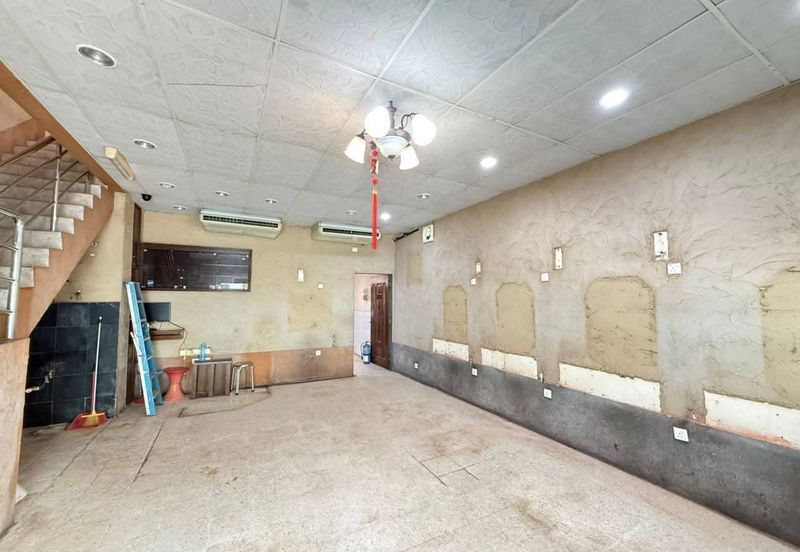 3 Storey Shop House Jalan Seang Teik Road-Land area 1400sf-Build up 4200