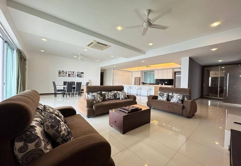 Infinity Beachfront Super Condominium