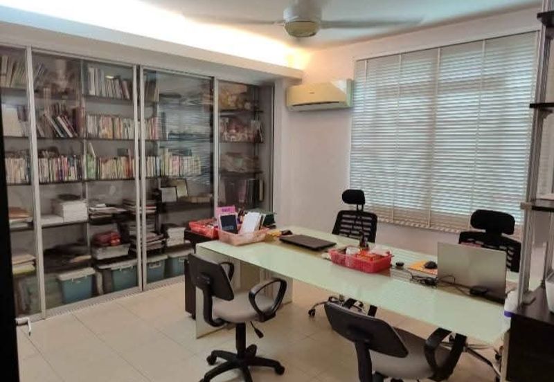 3 Storey Bungalow-La:5000-Bup:3400-Fully Renovated Furnished-Teluk Kumbar 