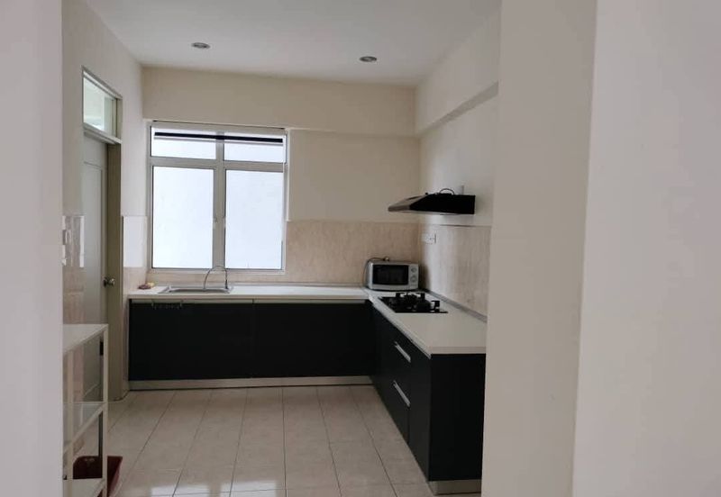 Coastal Tower, Ratu Mutiara