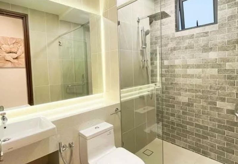 Queens Residences Q2