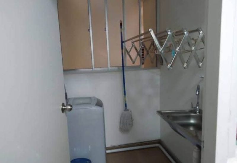 Emerald Park Apartment